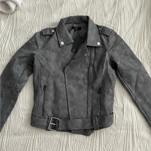 Lulu’s Grey Vegan Leather Moto Jacket - Picture 4 of 7